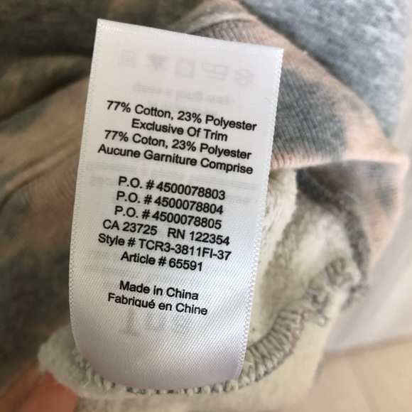 Aritzia TNA Crop Hoodie - Picture 6 of 7